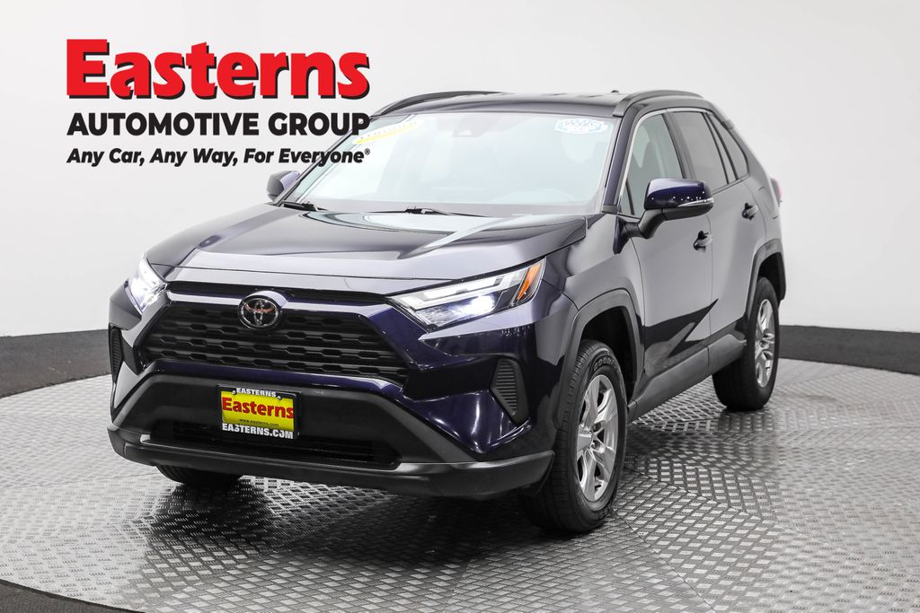2022 Toyota RAV4 XLE's photo