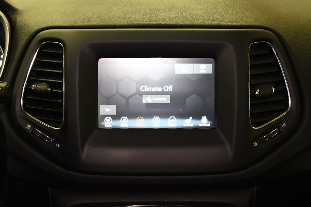 Thumbnail: 2018 Jeep Compass - 18