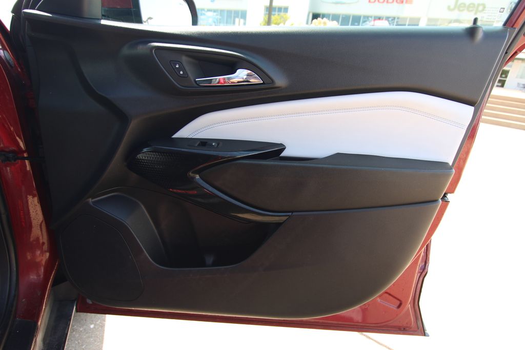 Used 2024 Chevrolet Trax SUV