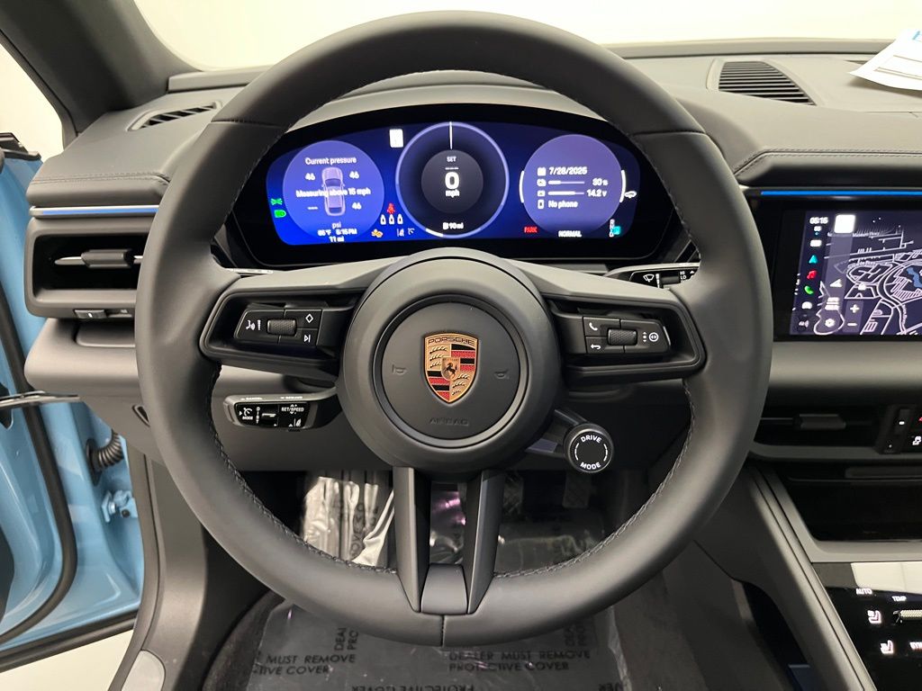 Thumbnail: 2025 Porsche Macan - 12