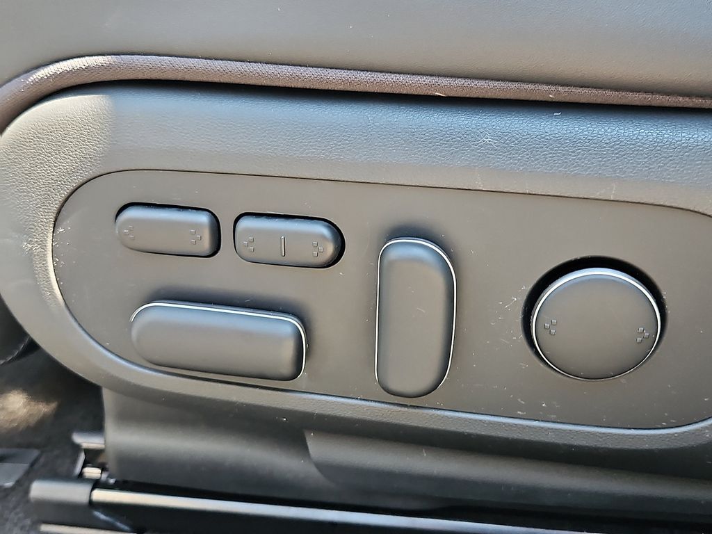 Thumbnail: 2022 Hyundai Ioniq 5 - 28