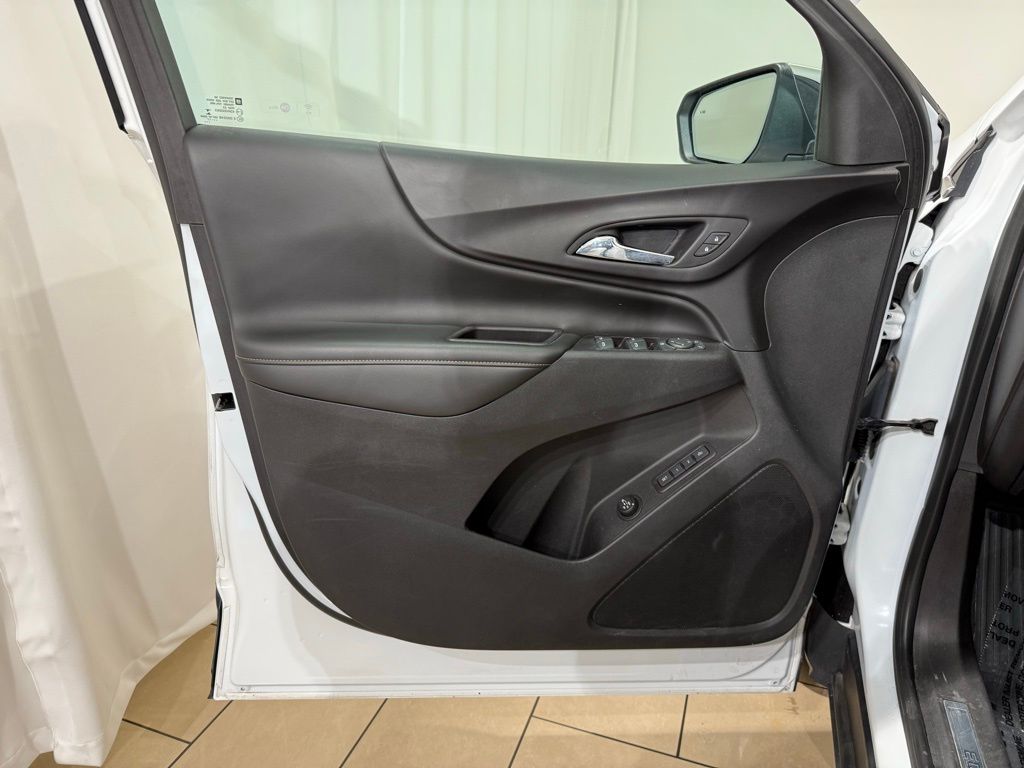 Thumbnail: 2018 Chevrolet Equinox - 15