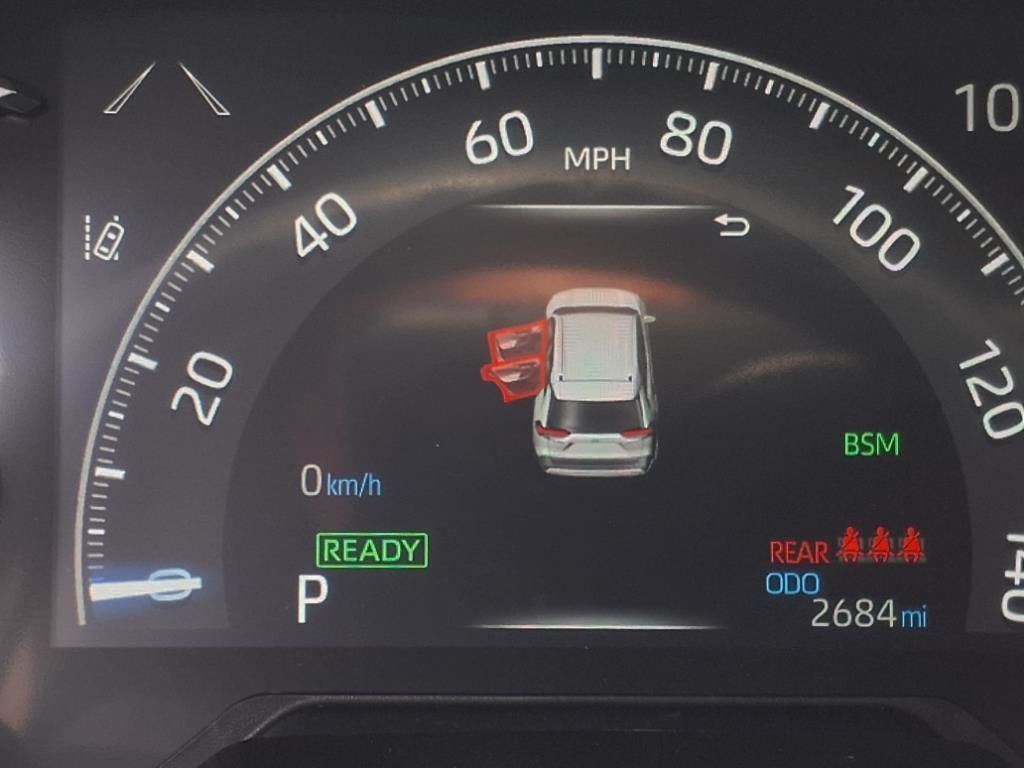 2025 Toyota RAV4 Hybrid LE photo 7