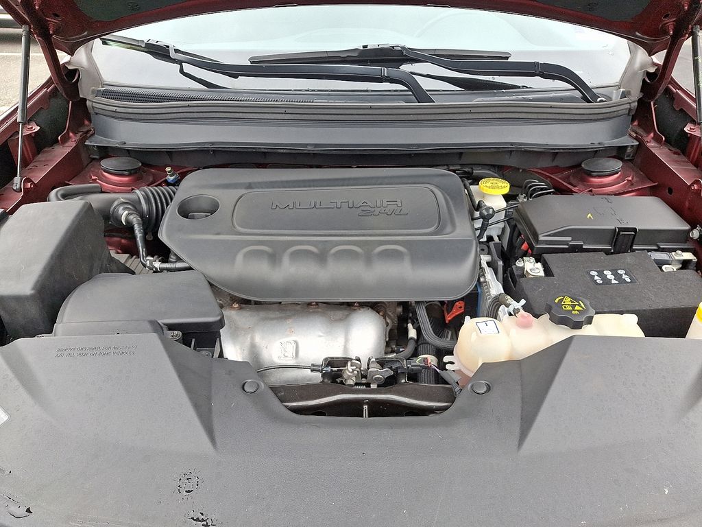 Thumbnail: 2019 Jeep Cherokee - 28