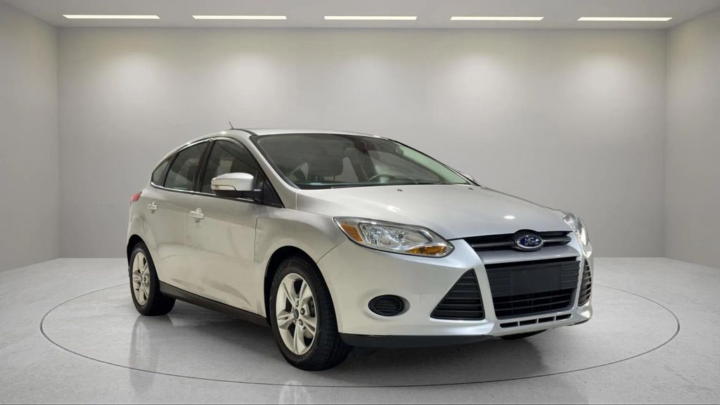 Ingot Silver Metallic 2013 Ford Focus Hatchback Front-Wheel Drive 6-Speed Automatic