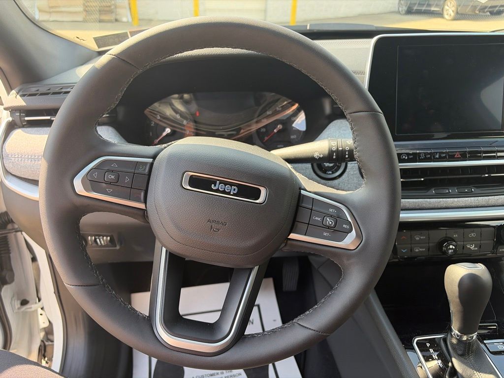 2026 Jeep Compass Latitude White at South Hills CDJR