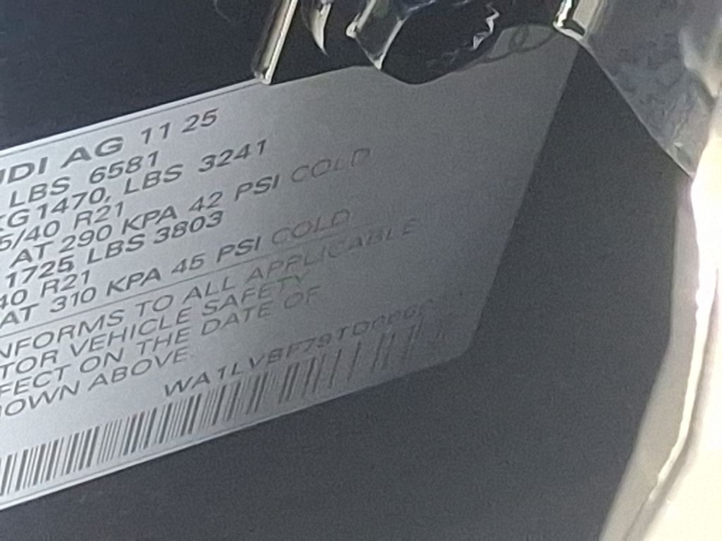 Thumbnail: 2026 Audi Q7 - 21