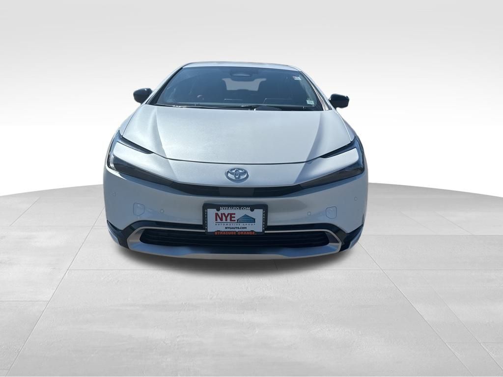 2025 Toyota Prius Plug-in Hybrid XSE photo 8