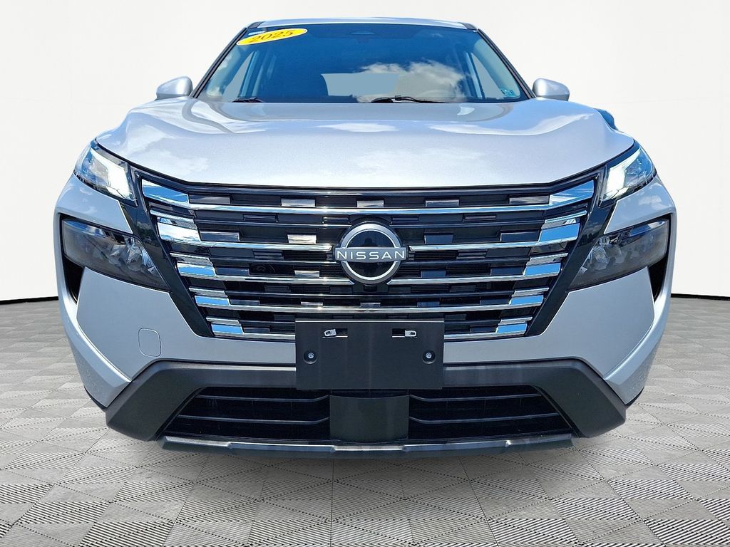 2025 Nissan Rogue — photo 2