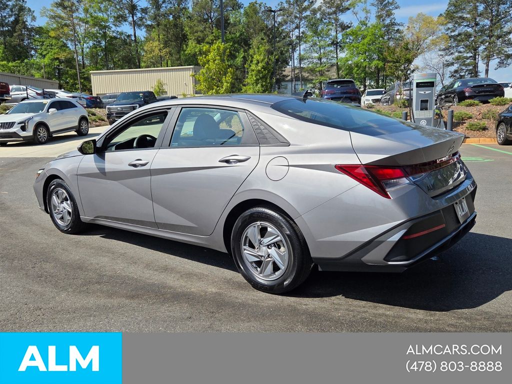 Used 2024 Silver Hyundai SE image 11