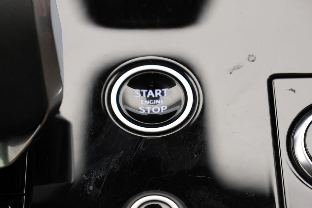 Thumbnail: 2023 Land Rover Range Rover Sport - 22