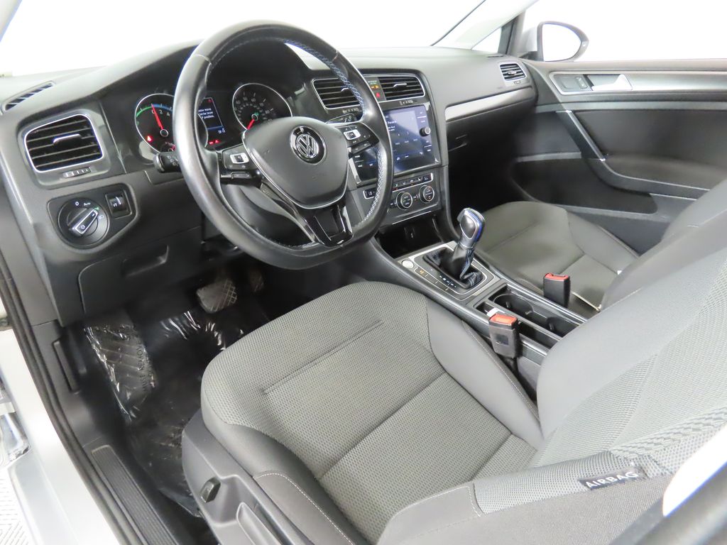 Thumbnail: 2019 Volkswagen e-Golf - 32