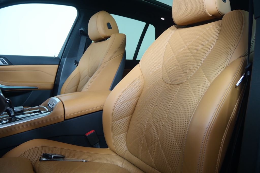 Thumbnail: 2023 BMW X5 - 10