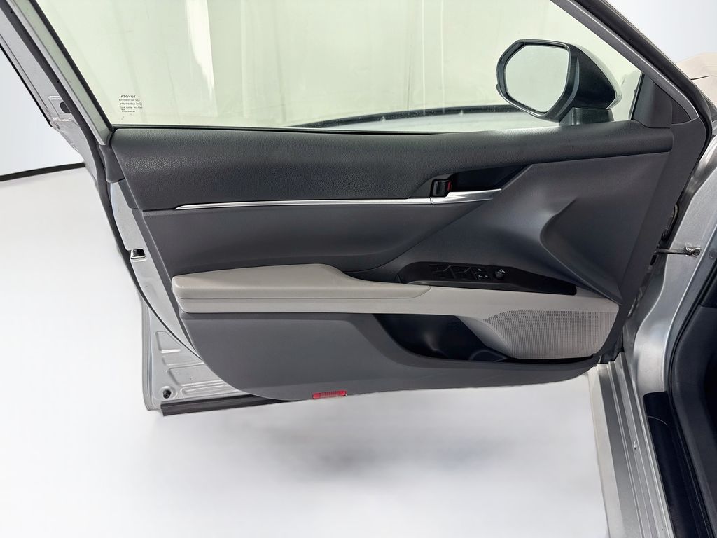 Thumbnail: 2023 Toyota Camry - 24