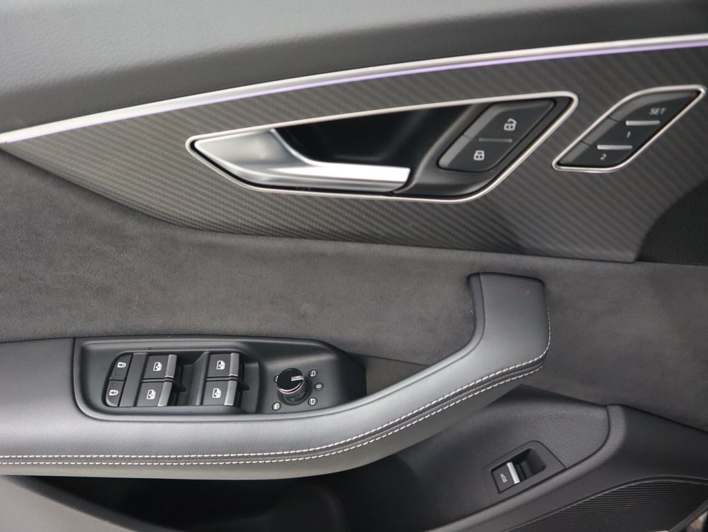 Thumbnail: 2024 Audi SQ8 - 24