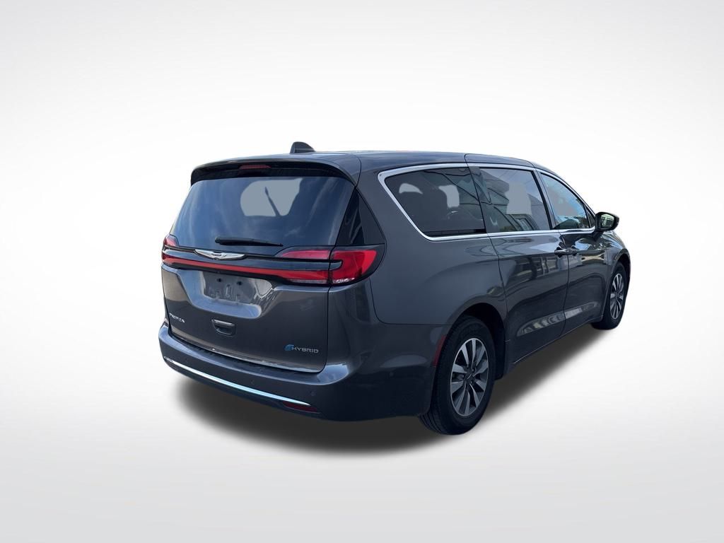 Used 2022 Chrysler Pacifica Hybrid Touring L with VIN 2C4RC1L7XNR119040 for sale in Miami, FL