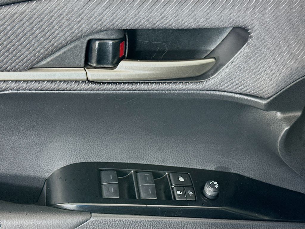 Thumbnail: 2025 Toyota Camry - 18