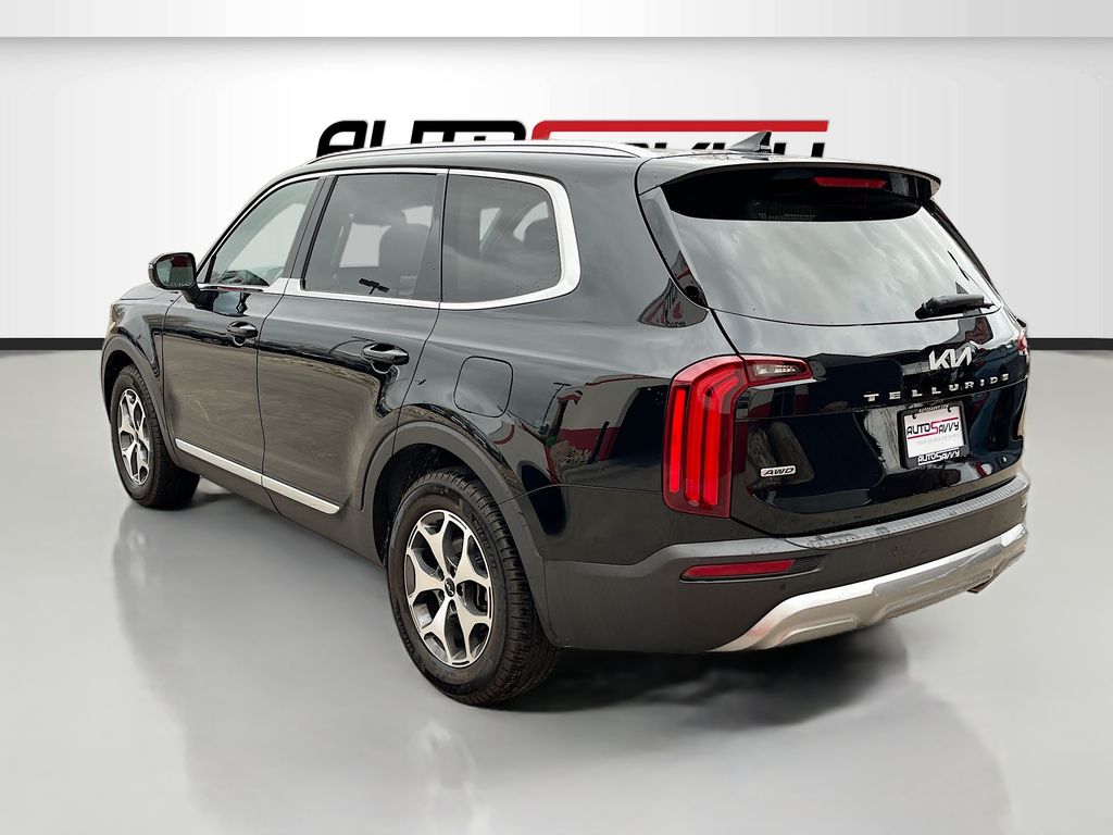 Used 2022 Black Kia EX image 5