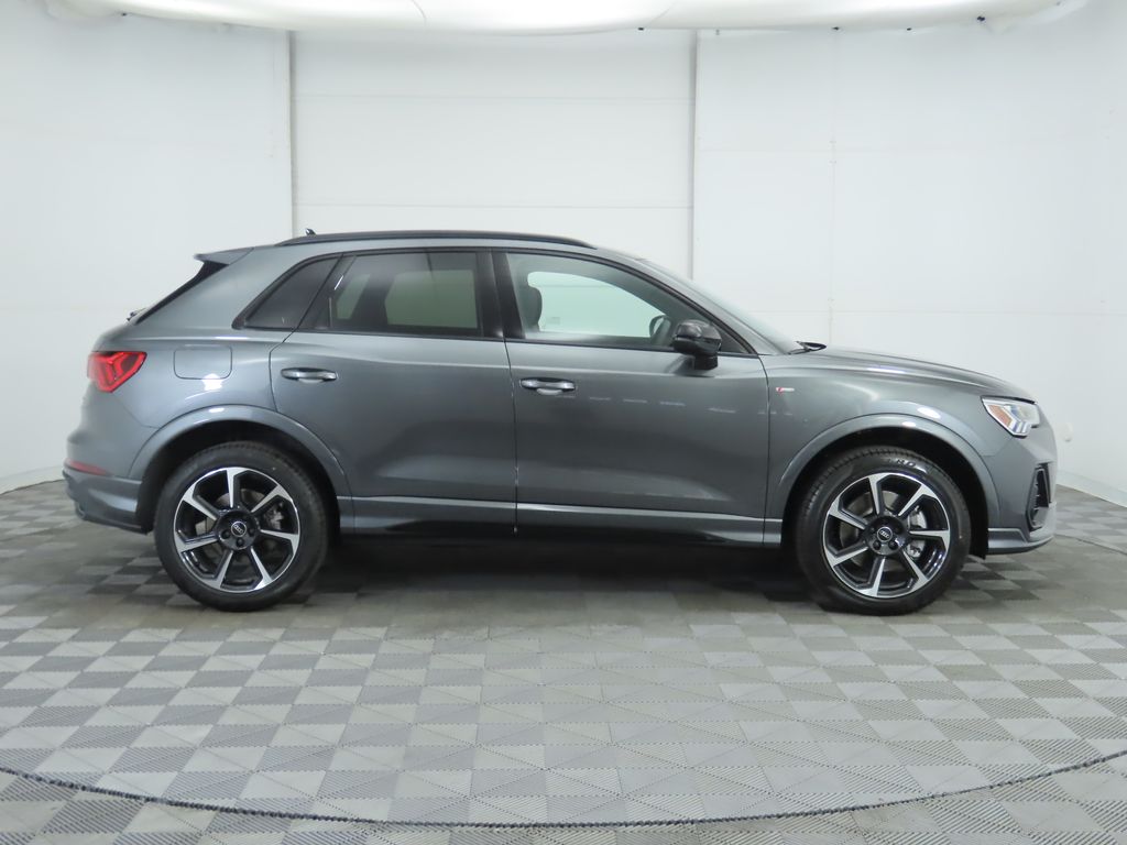 Thumbnail: 2025 Audi Q3 - 4
