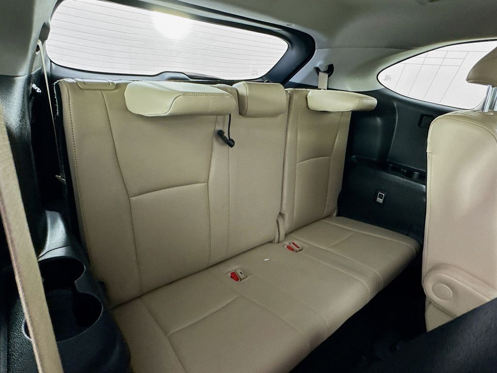 Used Car 2022 Toyota Highlander Hybrid  Limited For Sale Under $40,000 In Austin, Texas