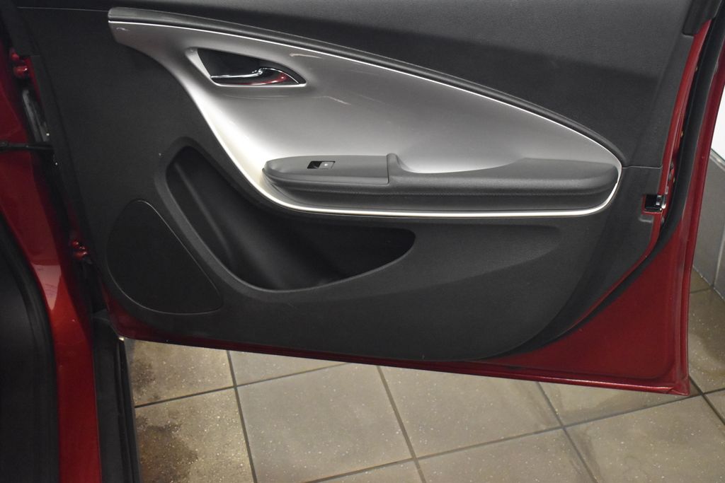 Thumbnail: 2014 Chevrolet Volt - 30