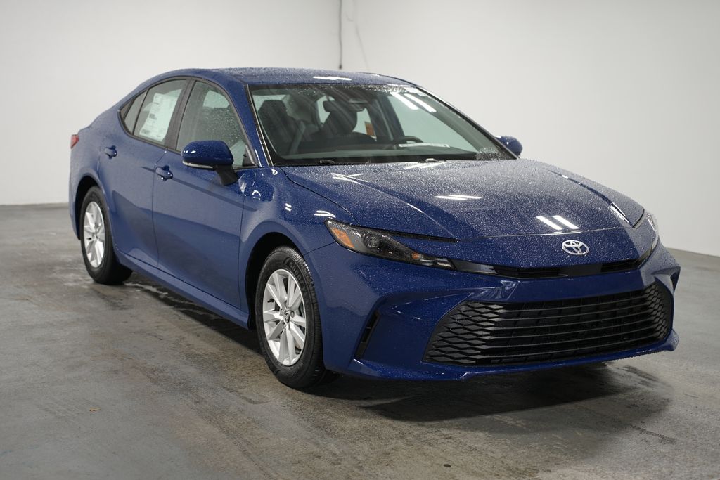 2025 Toyota Camry LE 3