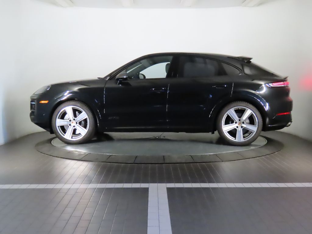 Thumbnail: 2025 Porsche  - 2