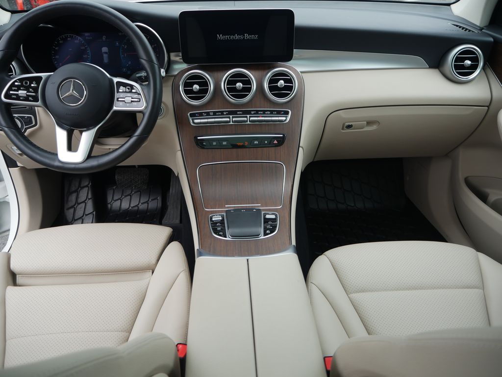 Thumbnail: 2022 Mercedes-Benz GLC - 29