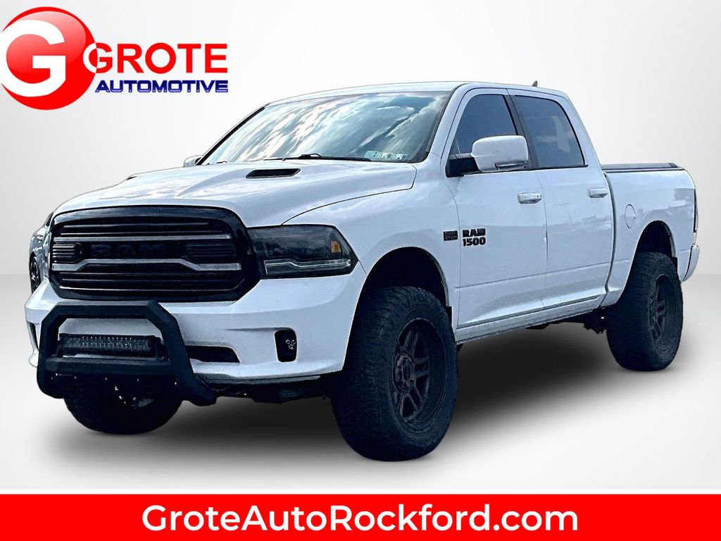 2017 RAM 1500 Blanco (Bright White Clearcoat) Camioneta Todo terreno 8 velocidades Automática