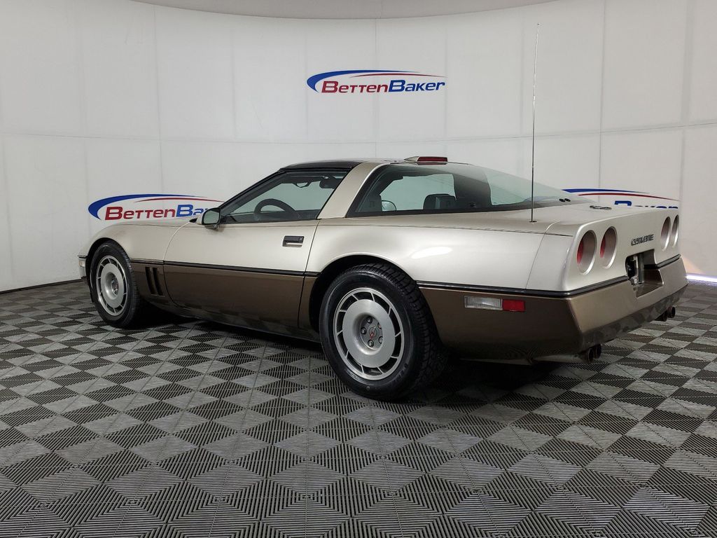 1987 Chevrolet Corvette Base 3