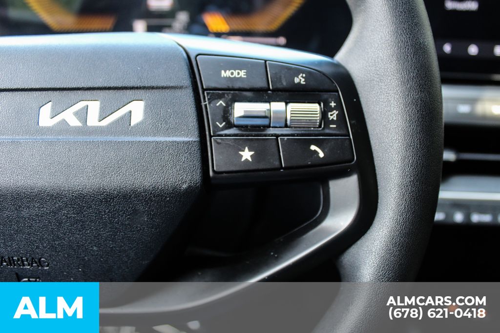 Used 2025 Blue Kia LXS image 27