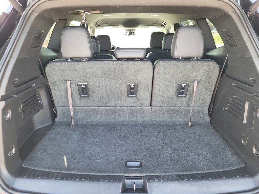 Used 2024 Black GMC Elevation image 10