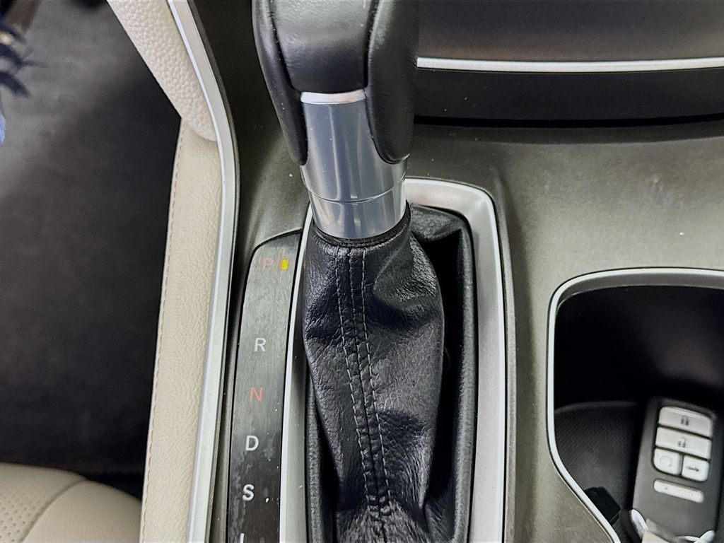 Used Car 2022 Honda Accord  Ex-l For Sale Under $25,000 In Austin, Texas