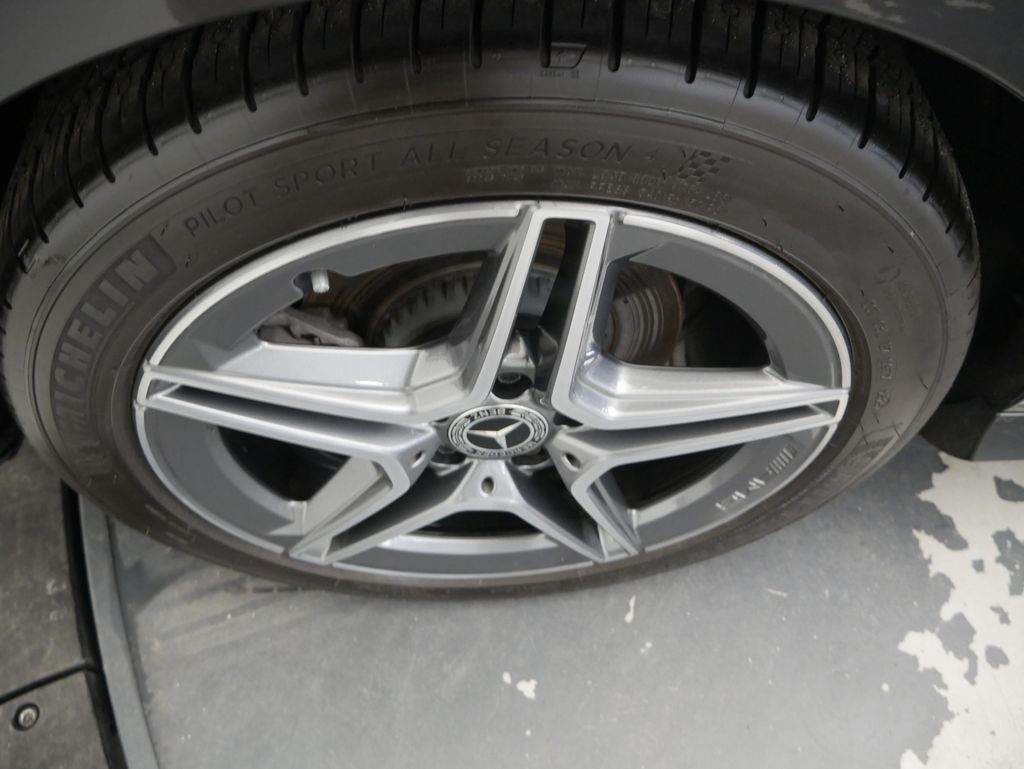 Thumbnail: 2023 Mercedes-Benz E-Class - 14