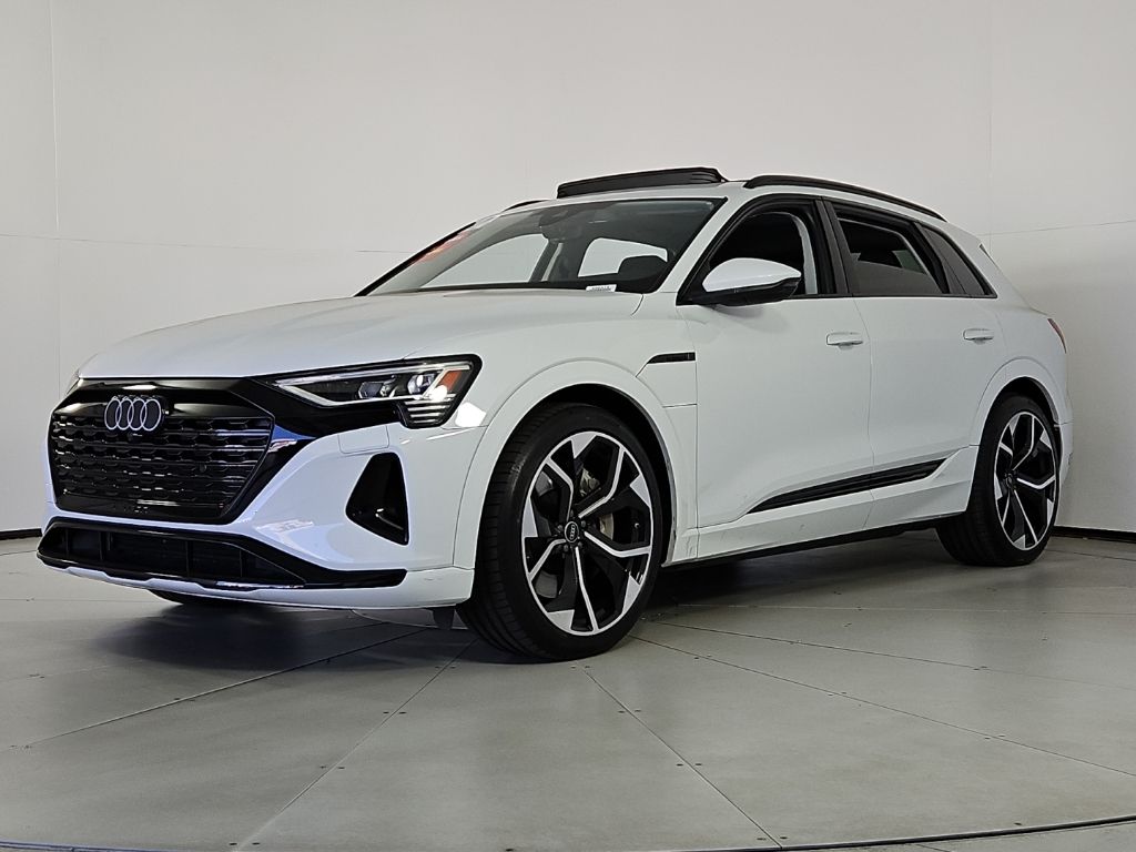 Thumbnail: 2024 Audi Q8 e-tron - 2