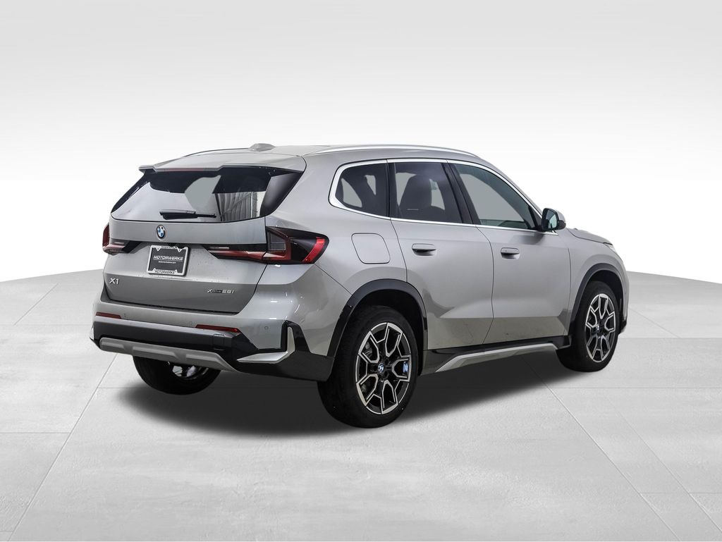 Thumbnail: 2026 BMW X1 - 5