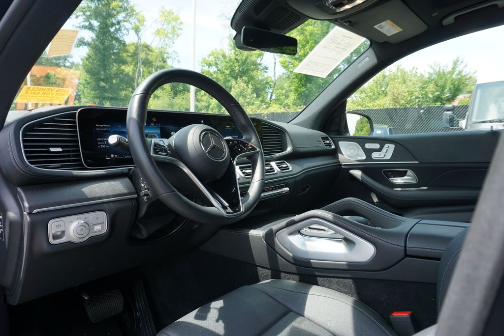 Thumbnail: 2025 Mercedes-Benz GLS - 7