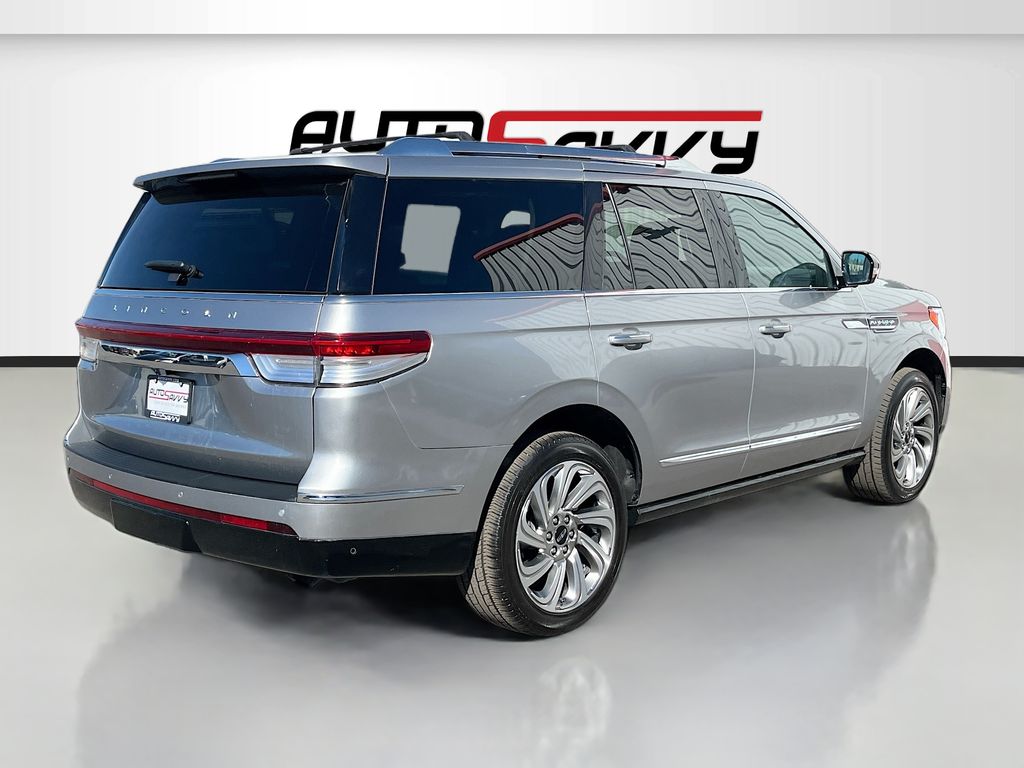 Used 2024 Silver Lincoln Reserve image 7