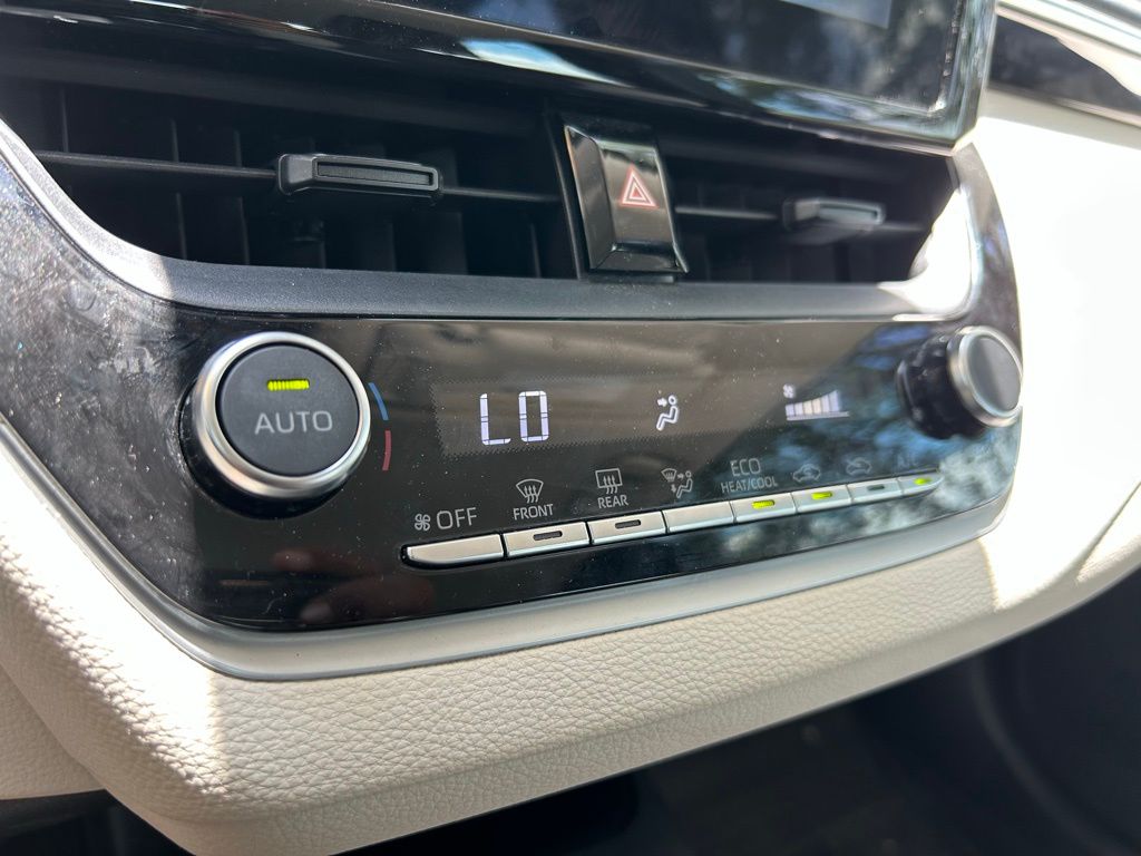 2023 Toyota Corolla LE 19