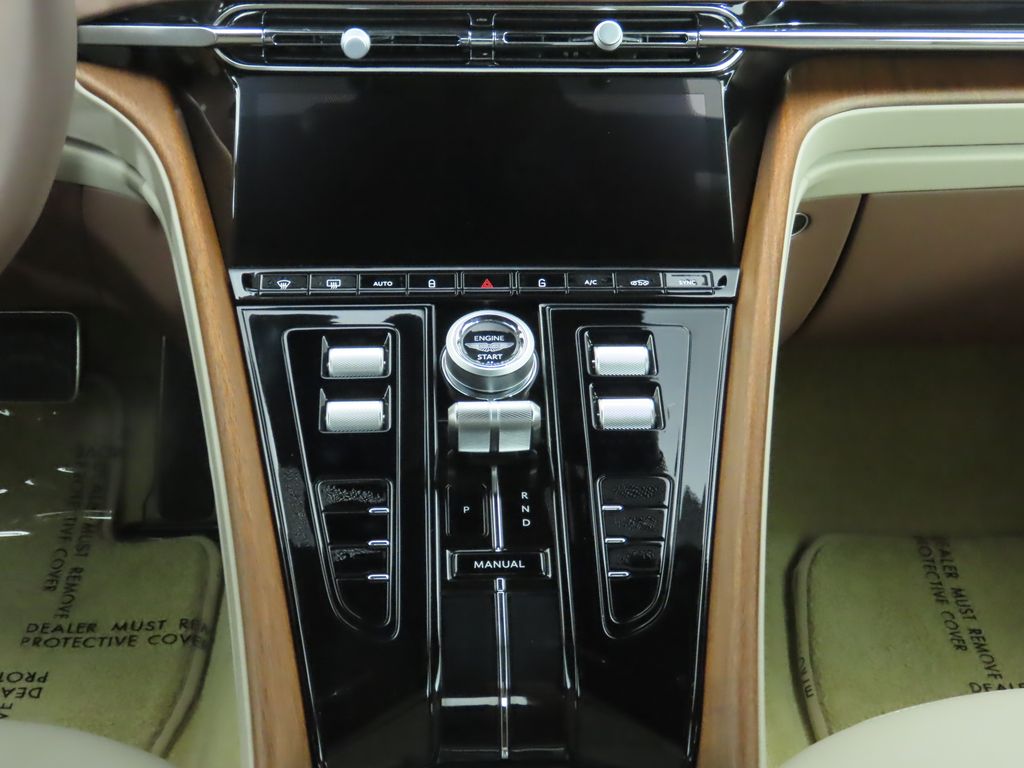 Thumbnail: 2025 Aston Martin DB12 - 15