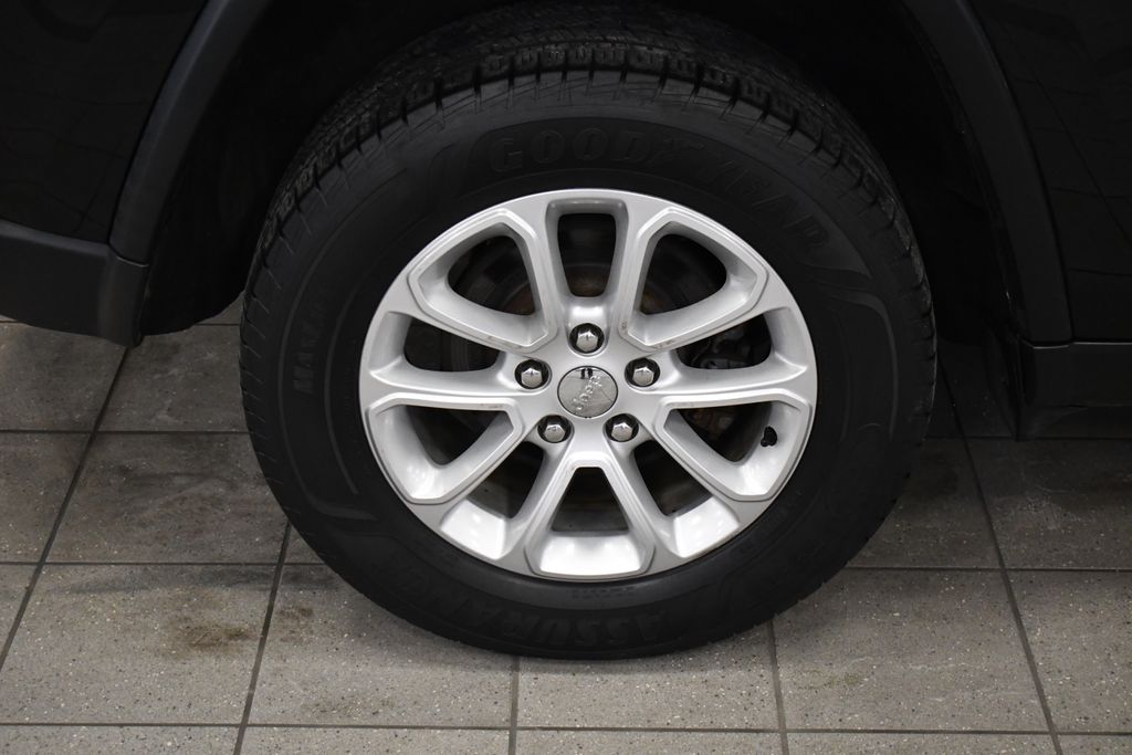 Thumbnail: 2016 Jeep Grand Cherokee - 11