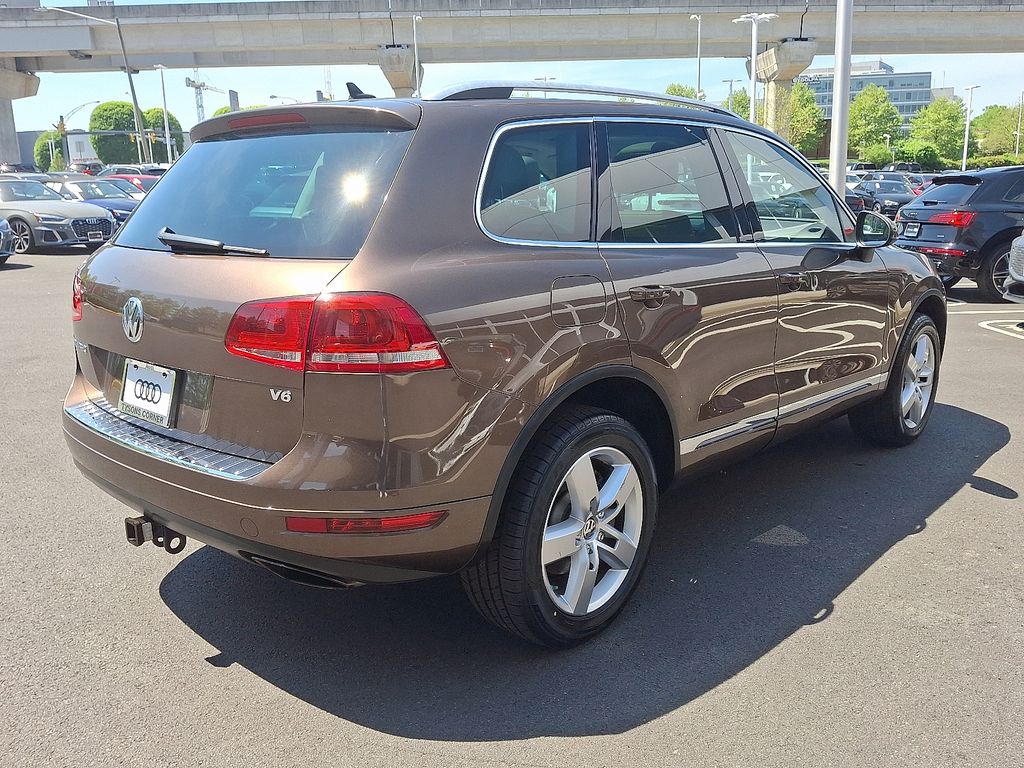 2011 Volkswagen Touareg VR6 Lux 4