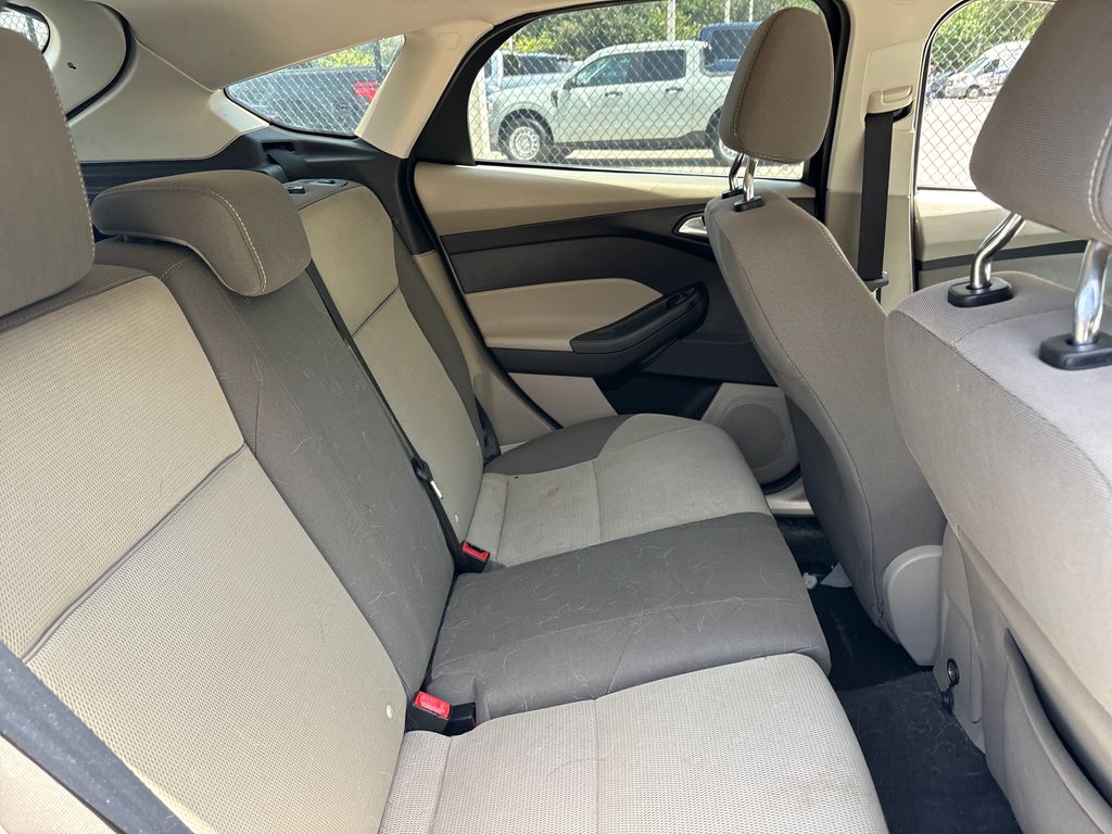 Used 2012 Green Ford SE image 28