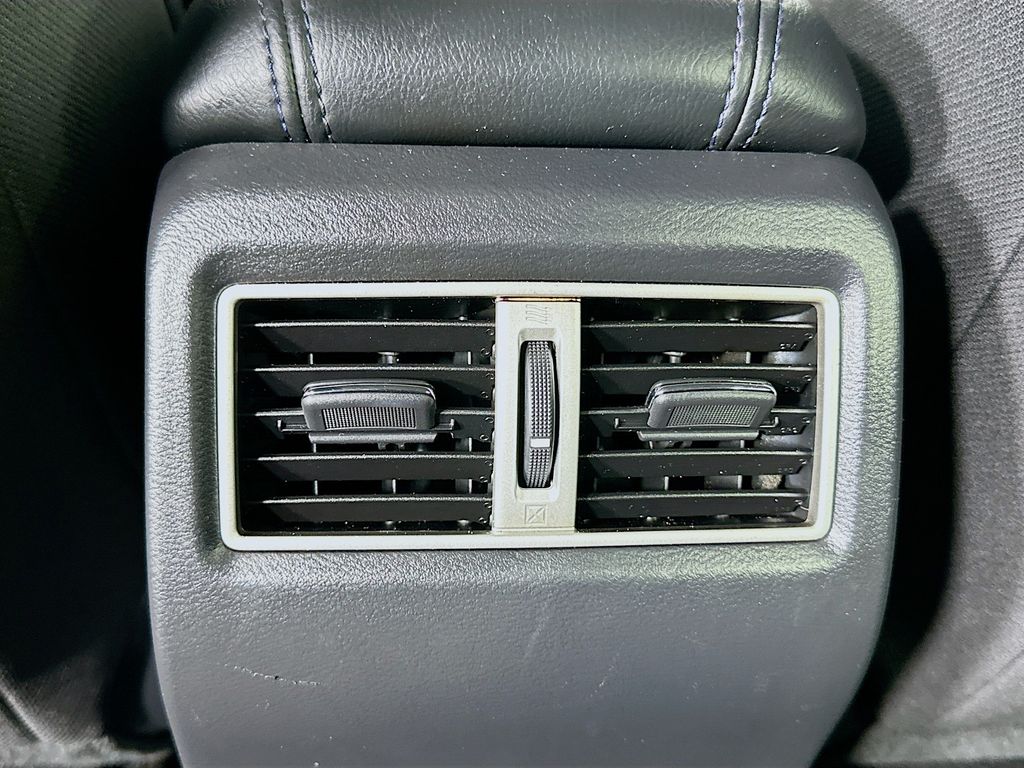 Thumbnail: 2017 Nissan Maxima - 25