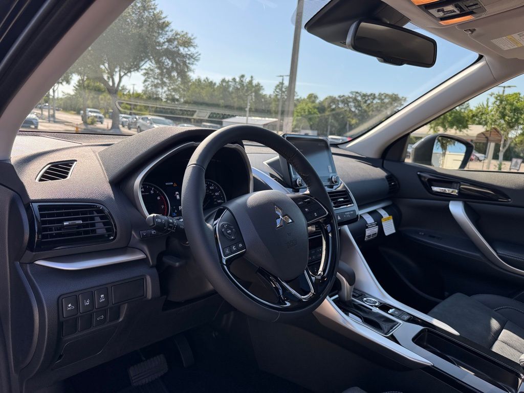 2025 Mitsubishi Eclipse Cross SE photo 23