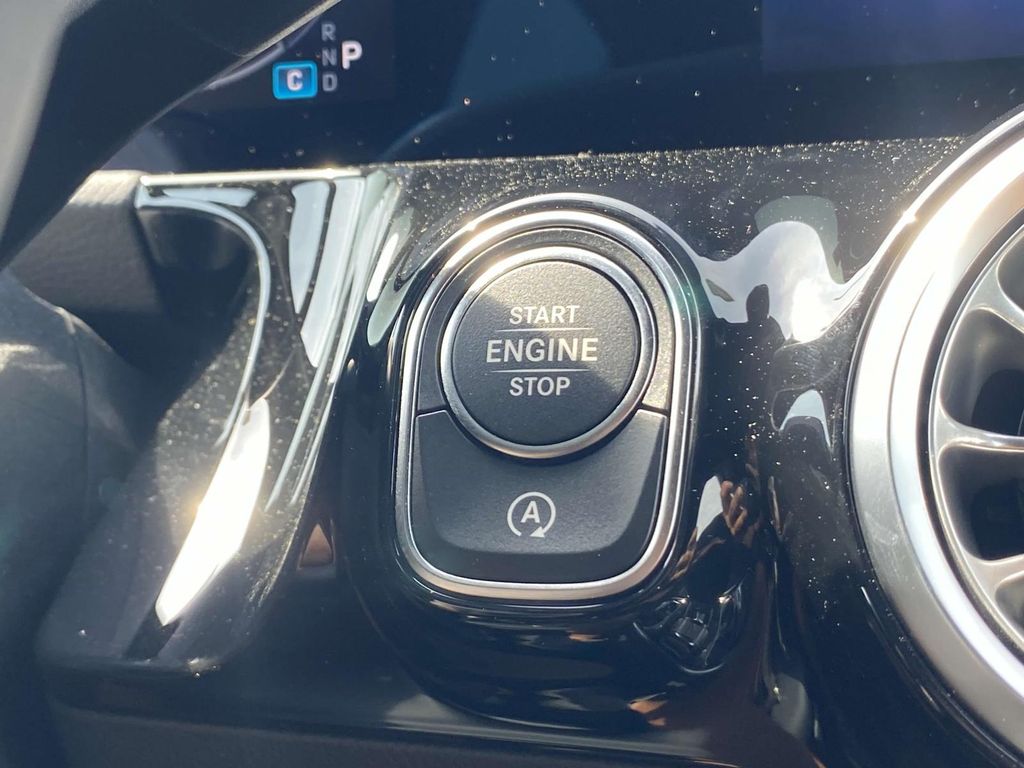 2025 Mercedes-Benz GLA 250 27