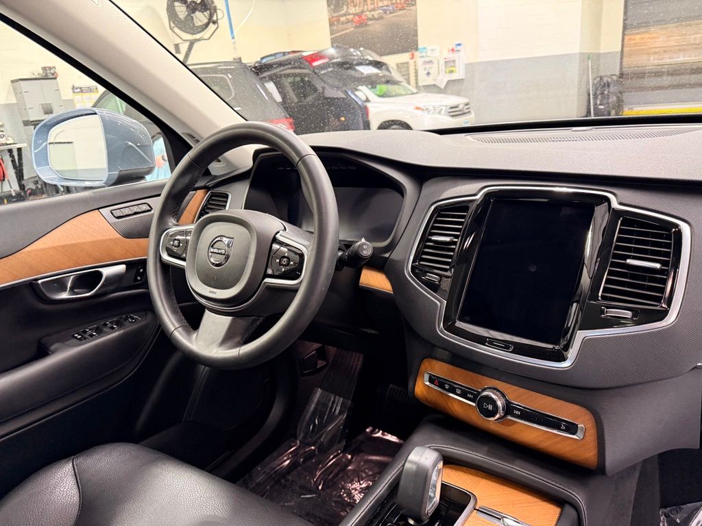 Thumbnail: 2023 Volvo XC90 - 31