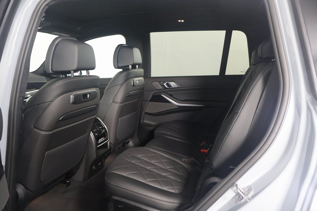 2026 BMW X7 xDrive40i 6
