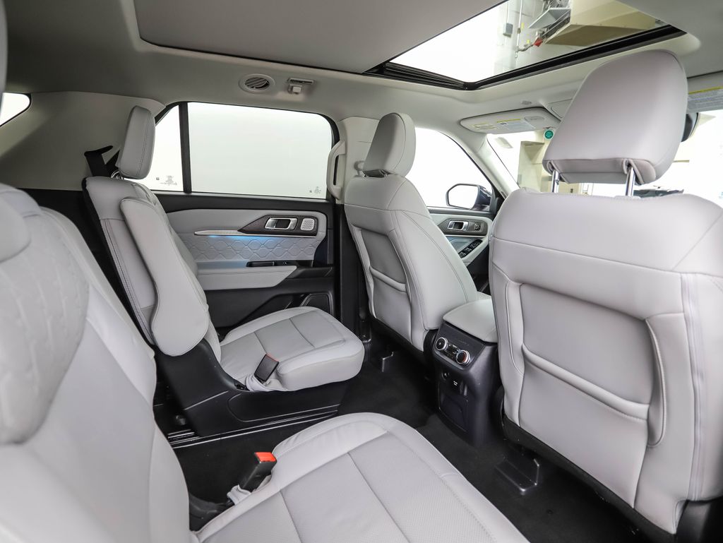 Thumbnail: 2025 Ford Explorer - 28