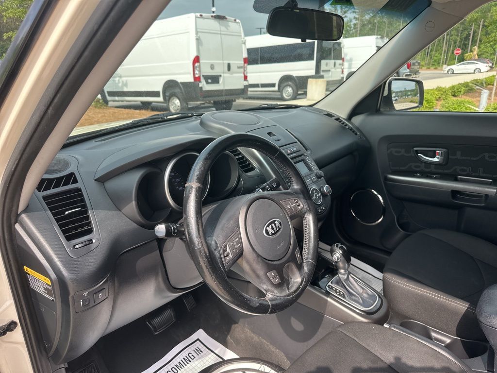 2013 Dune Kia Soul Plus FWD Hatchback